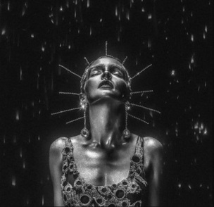 Lauren Mayberry:  Vicious Creature