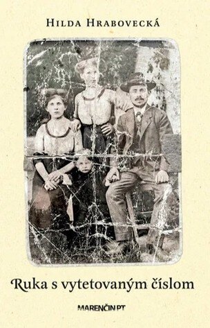 Ruka s vytetovaným číslom