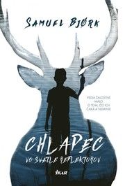 Chlapec vo svetle reflektorov